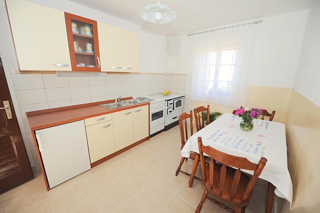 Apartment Karla Jadrtovac Room photo